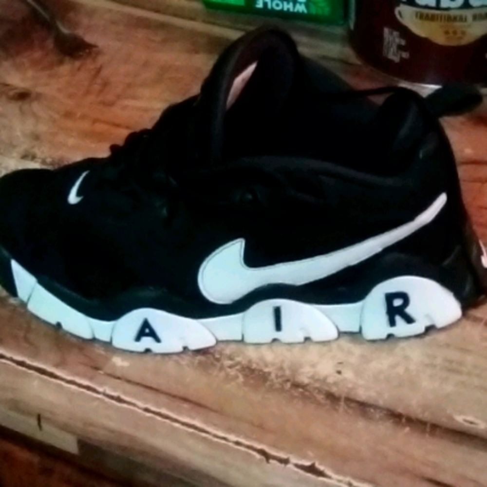 Nike airs